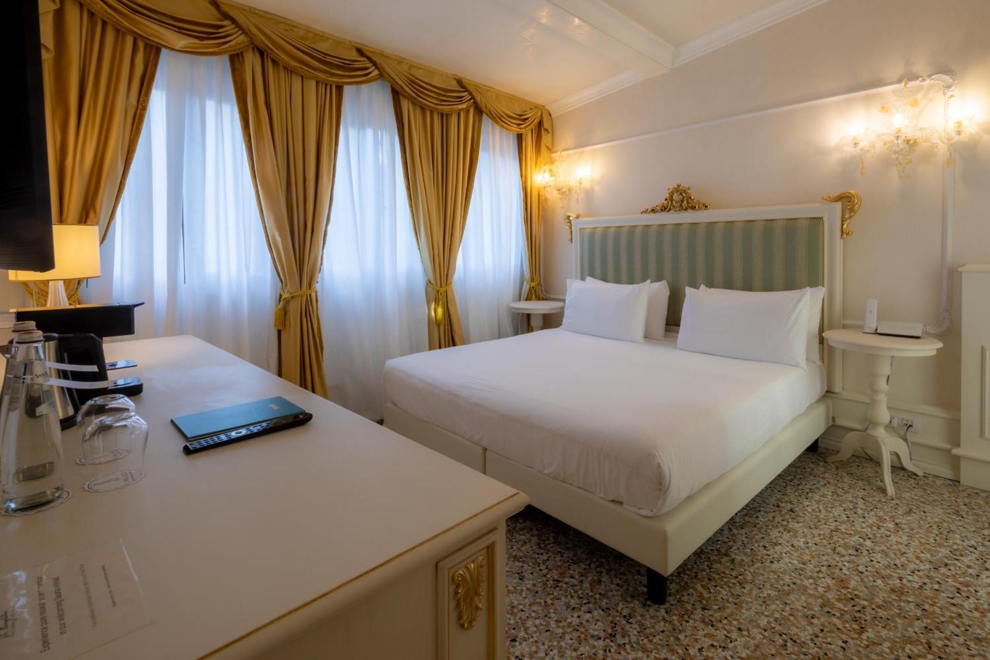 Ca' Bonfadini Historic Experience Hotel Venise